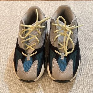 Authentic toddler Yeezy 700 V3